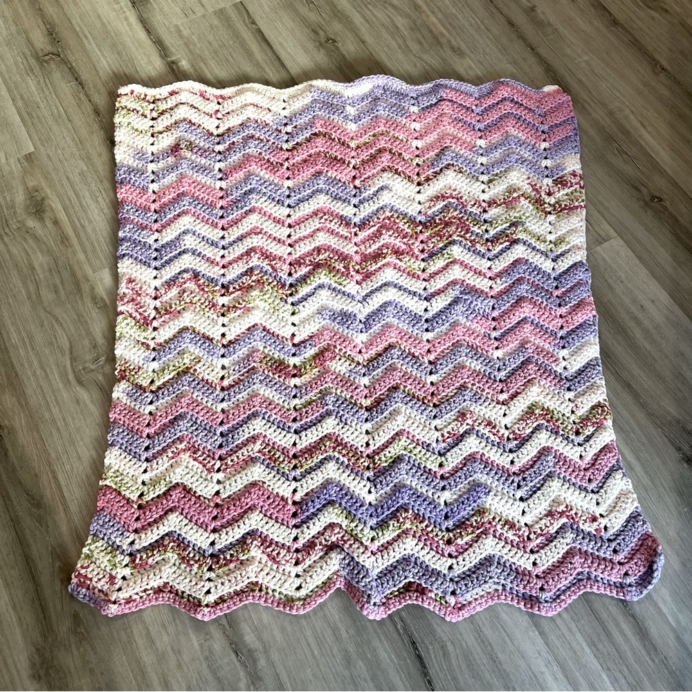 New Handmade Crochet Pastel Zig Zag Blanket